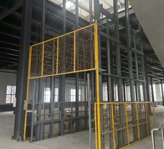 林周请详细介绍一下货梯安装在室外的维护方法